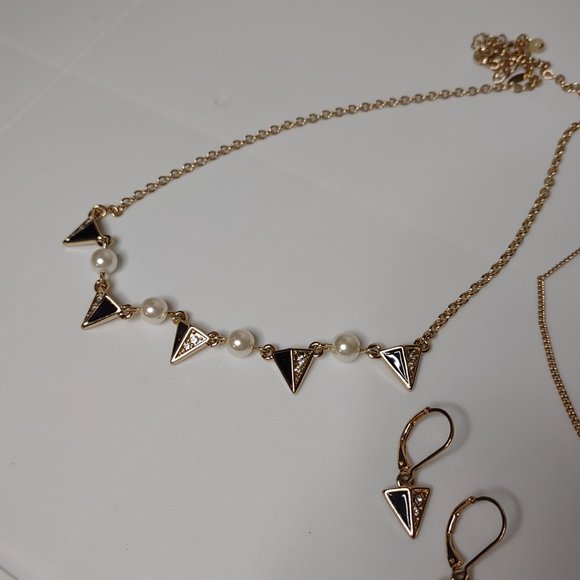 Black And Gold Tone Necklace And Earring Set - Picture 6 of 11